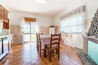 Moradia T5 para Venda em Teixoso e Sarzedo