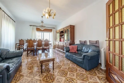 Moradia T5 para Venda em Teixoso e Sarzedo