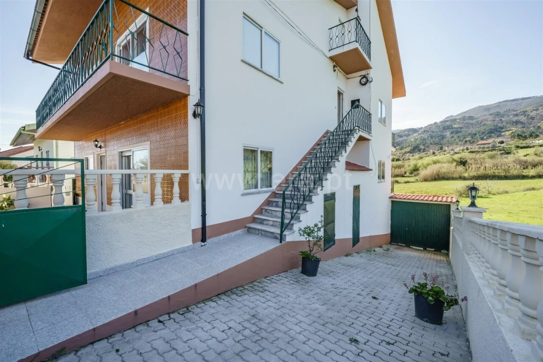 Moradia T5 para Venda em Teixoso e Sarzedo Foto 9