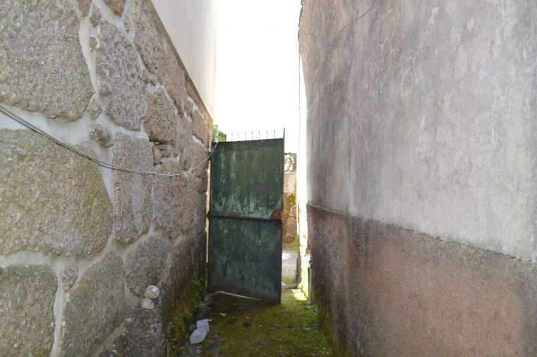 Moradia T2 para Venda em Lapa do Lobo Foto 23