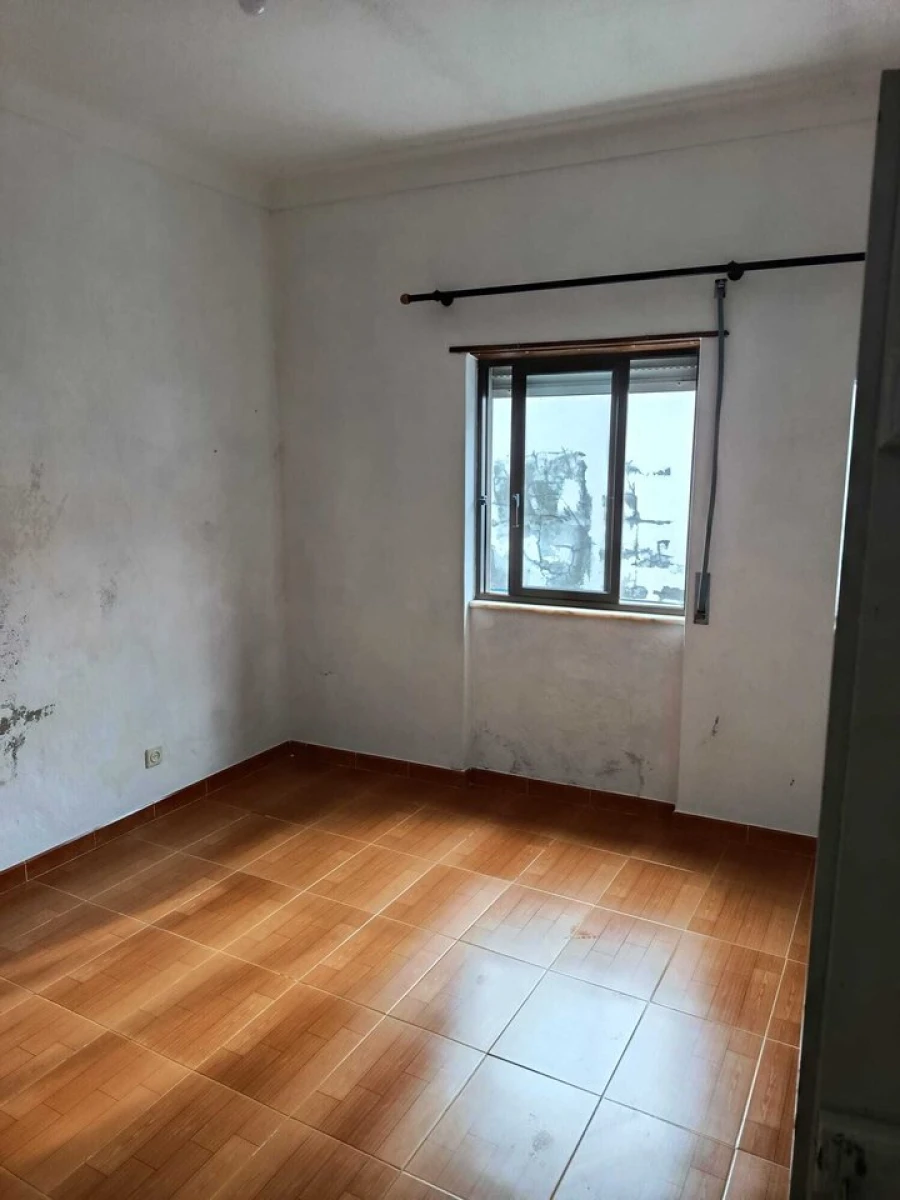 Moradia T1 para Venda em Vila Nova da Baronia Foto 5