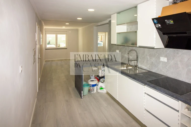 Apartamento T2 para Venda em Benfica Foto 13