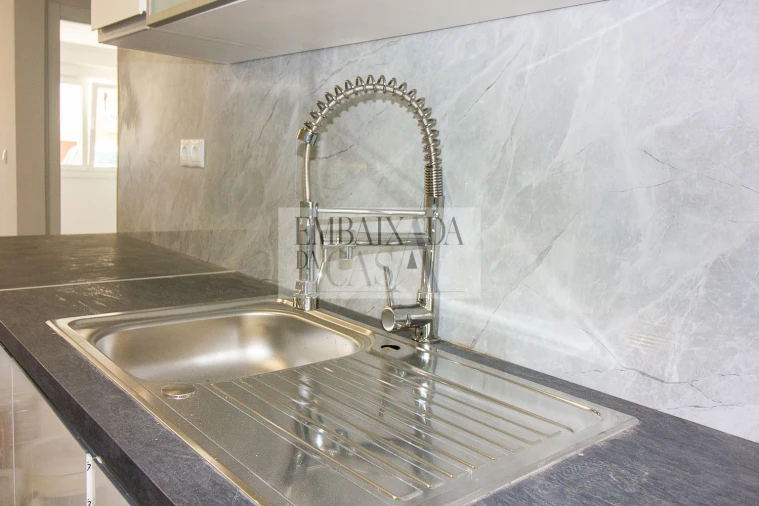 Apartamento T2 para Venda em Benfica Foto 16