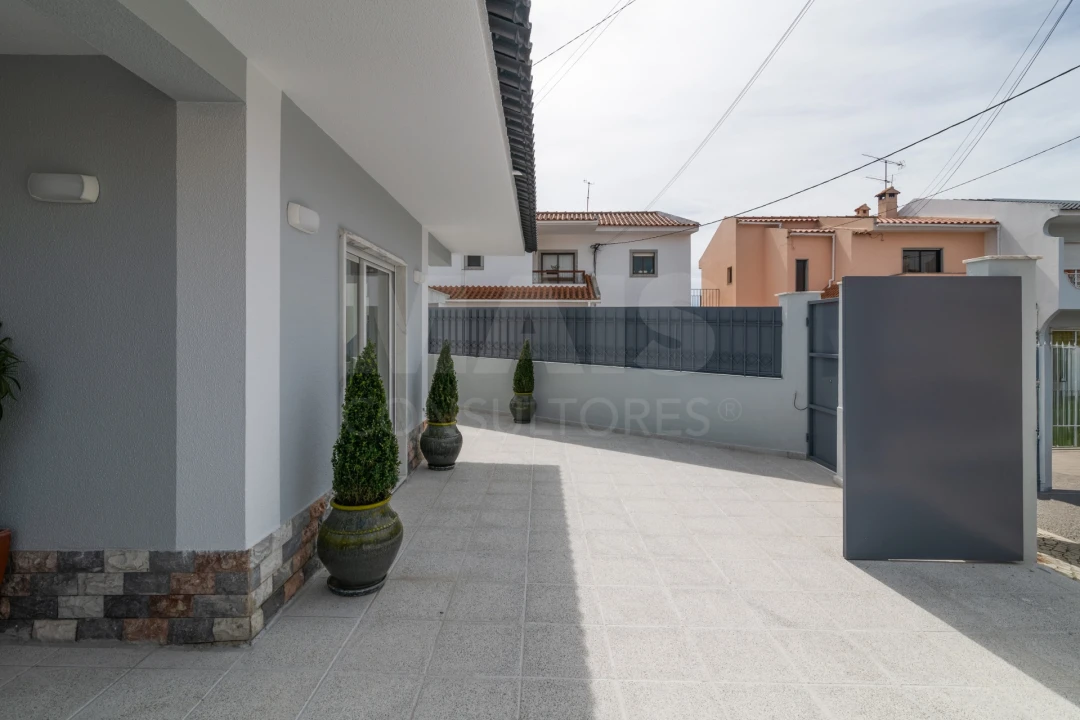 Moradia T4 para Venda em Alcabideche Foto 11