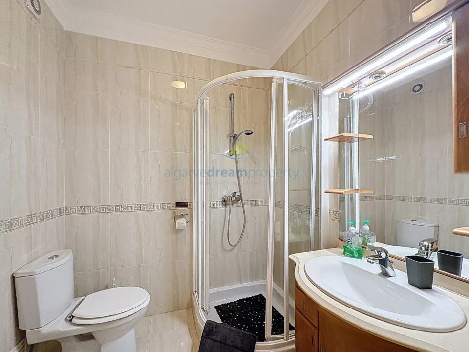 Apartamento T2 para Venda em Albufeira e Olhos de Água Foto 18