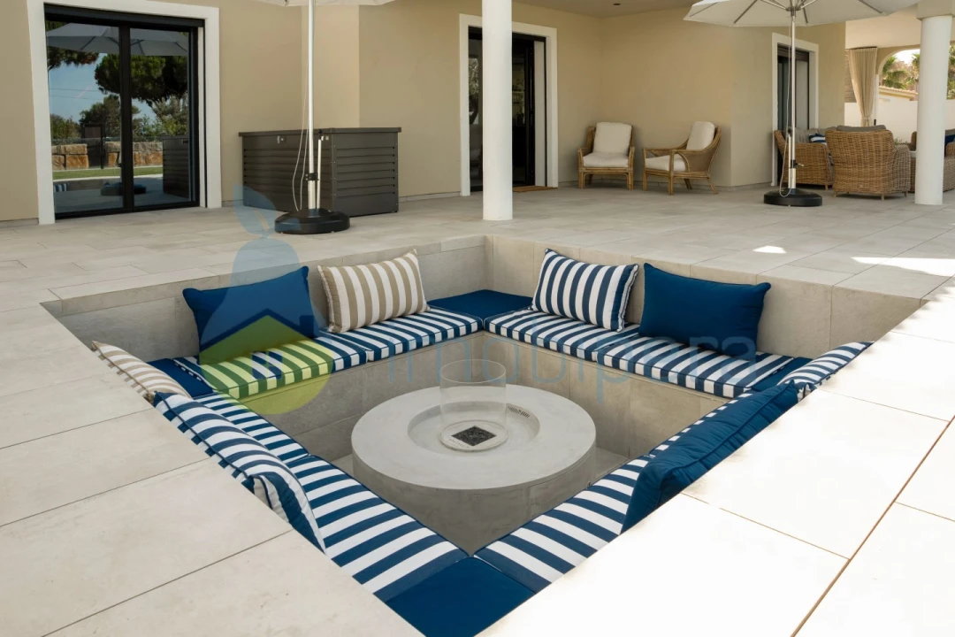 Moradia T5 para Venda em Guia Foto 21