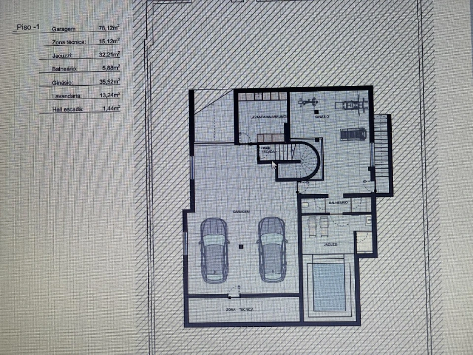 Moradia T5 para Venda em Guia Planta 3