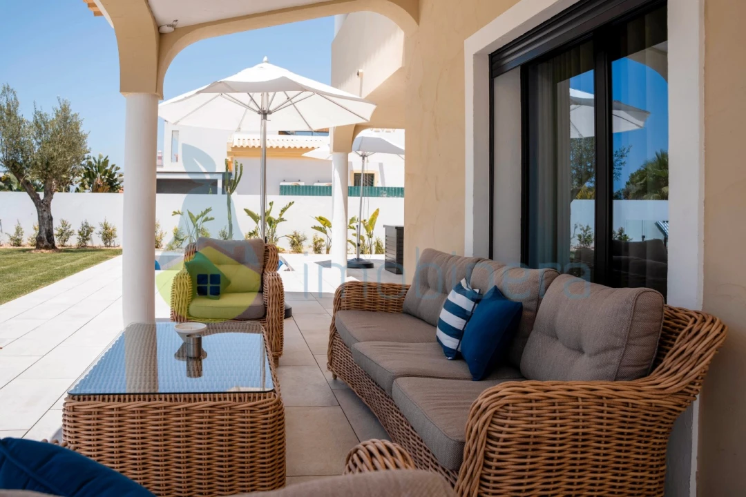 Moradia T5 para Venda em Guia Foto 24