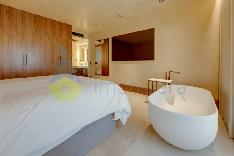 Moradia T5 para Venda em Guia Foto 16