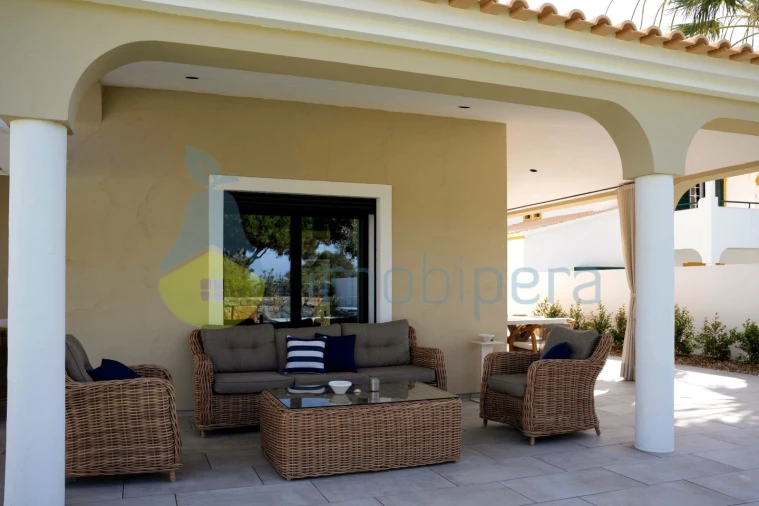 Moradia T5 para Venda em Guia Foto 22