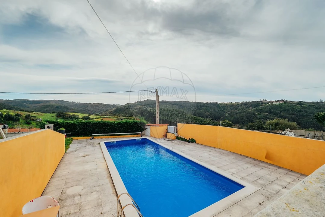 Moradia T3 para Venda em Azueira e Sobral da Abelheira Foto 2