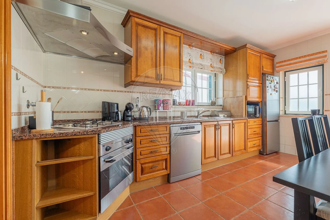 Moradia T3 para Venda em Azueira e Sobral da Abelheira Foto 3