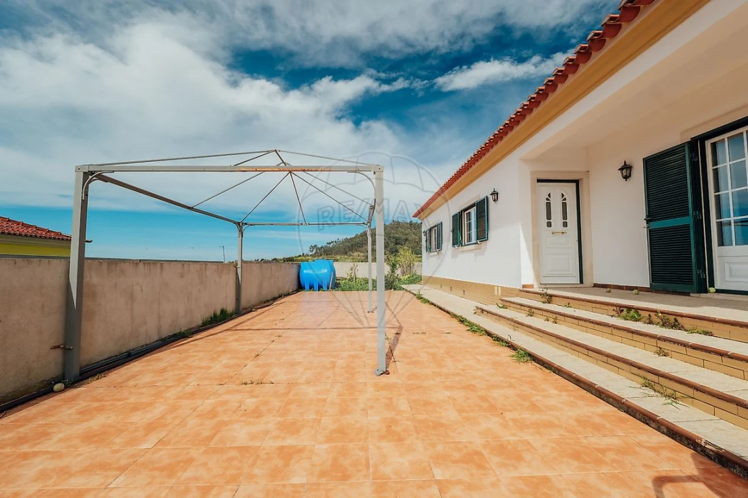 Moradia T3 para Venda em Azueira e Sobral da Abelheira Foto 36