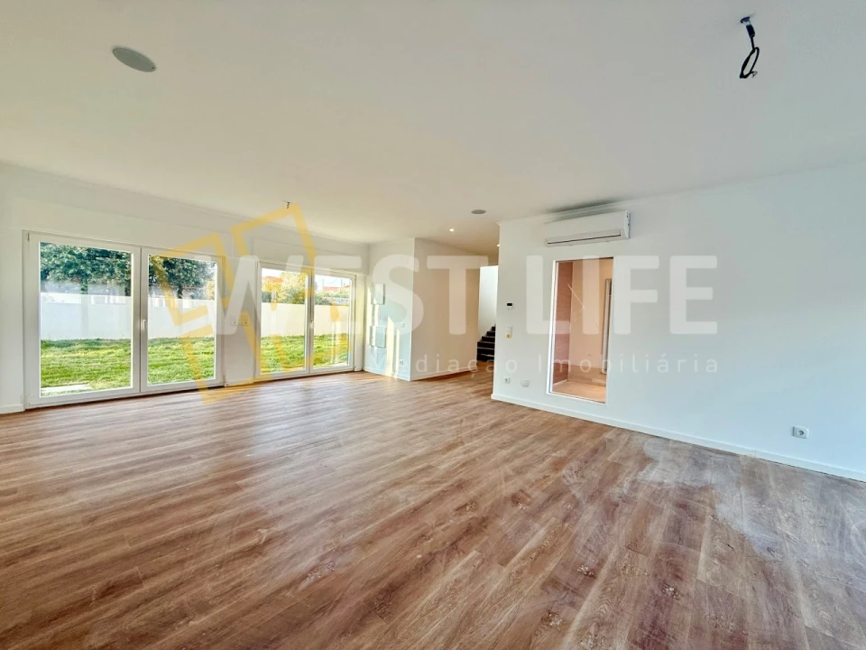 Moradia T3 para Venda em Ericeira Foto 3