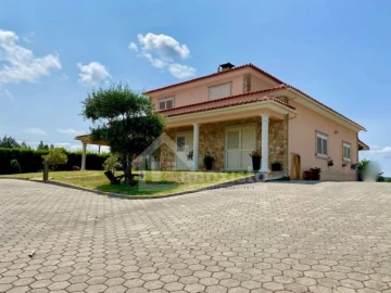 Moradia T4 para Venda em Figueiró dos Vinhos e Bairradas