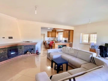 Moradia T4 para Venda em Figueiró dos Vinhos e Bairradas