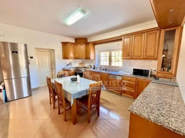 Moradia T4 para Venda em Figueiró dos Vinhos e Bairradas