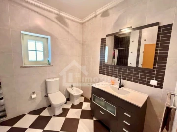 Moradia T4 para Venda em Figueiró dos Vinhos e Bairradas