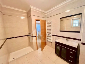 Moradia T4 para Venda em Figueiró dos Vinhos e Bairradas