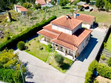 Moradia T4 para Venda em Figueiró dos Vinhos e Bairradas