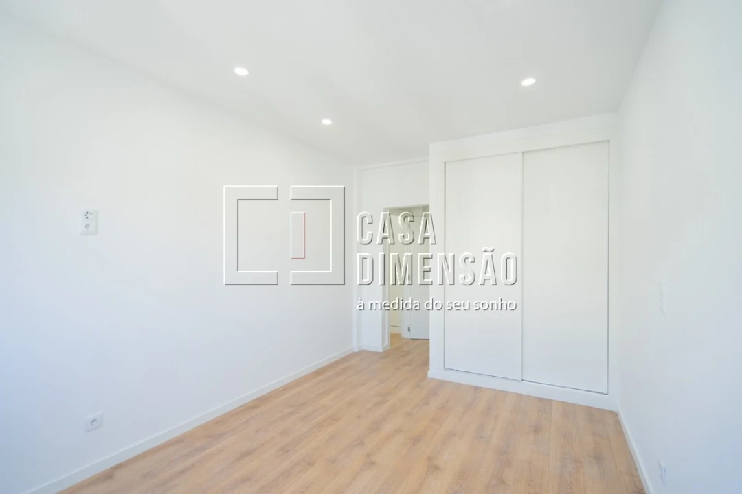 Apartamento T3 para Venda em Benfica Foto 29