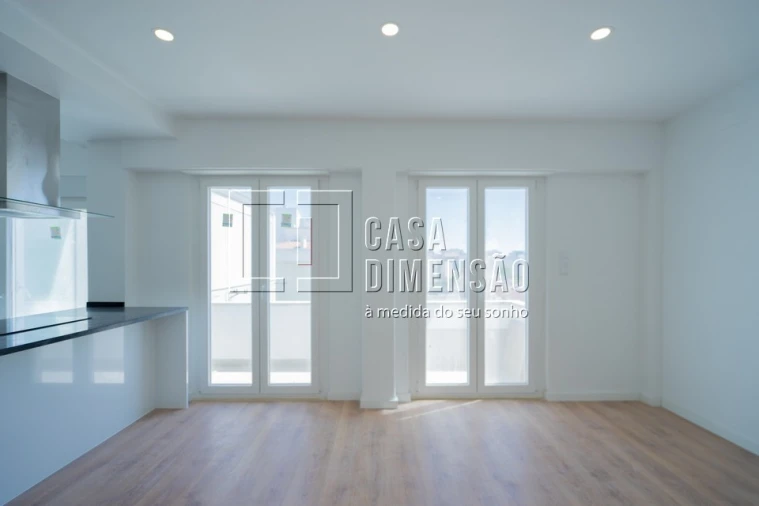Apartamento T3 para Venda em Benfica Foto 5