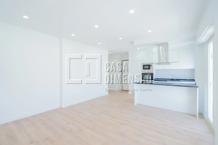 Apartamento T3 para Venda em Benfica Foto 8