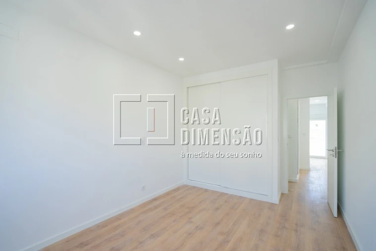 Apartamento T3 para Venda em Benfica Foto 22