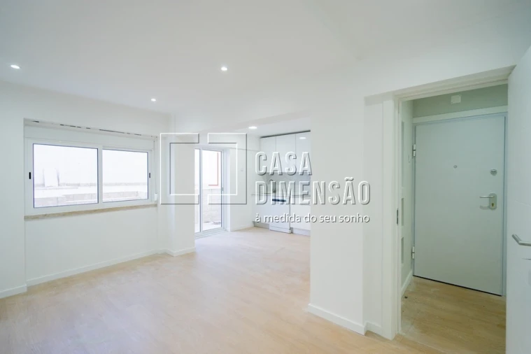 Apartamento T2 para Venda em Venteira Foto 4