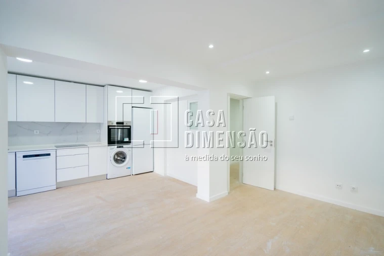 Apartamento T2 para Venda em Venteira Foto 7