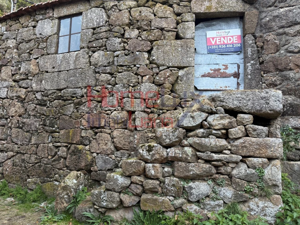 Moradia T1 para Venda em Gosende Foto 1