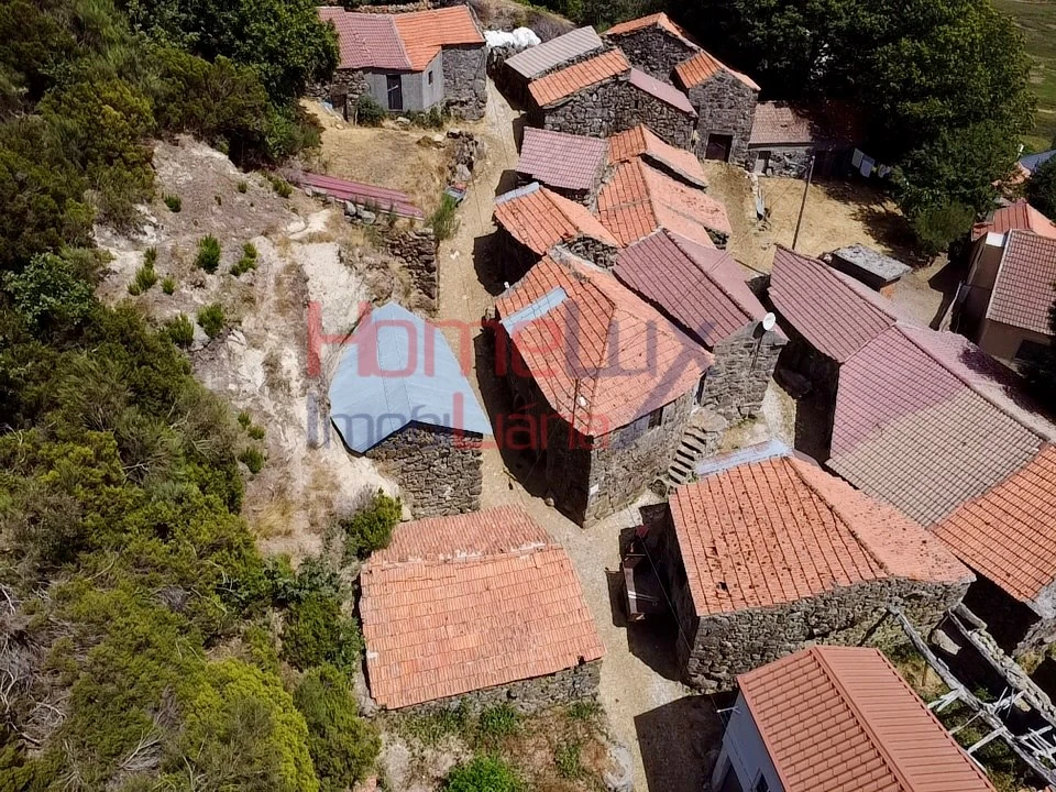 Moradia T1 para Venda em Gosende Foto 1