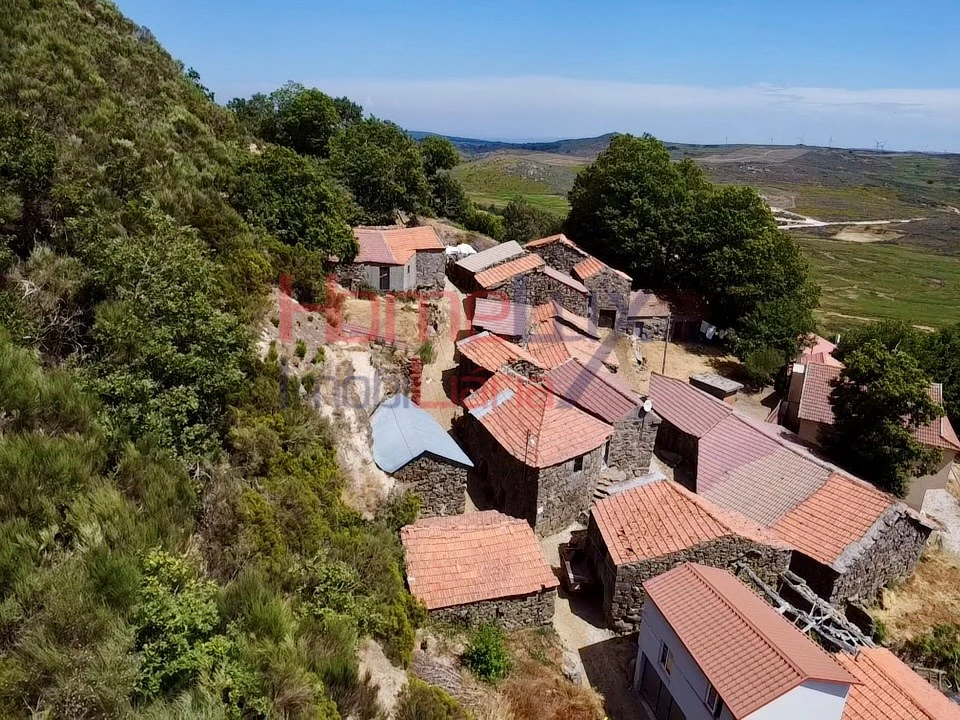 Moradia T1 para Venda em Gosende Foto 4