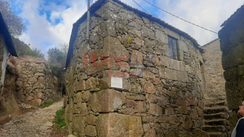 Moradia T1 para Venda em Gosende