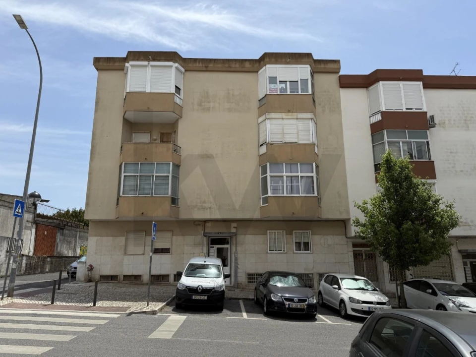 Apartamento T3 para Venda em Venteira Foto 19