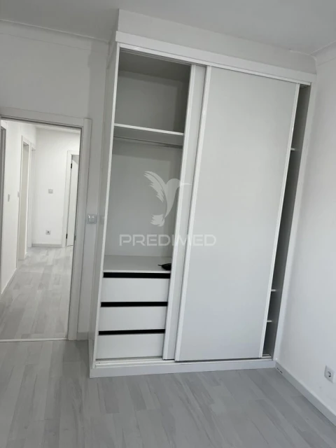 Apartamento T3 para Venda em Laranjeiro e Feijó