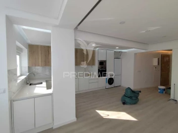 Apartamento T3 para Venda em Laranjeiro e Feijó