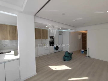Apartamento T3 para Venda em Laranjeiro e Feijó