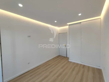 Apartamento T3 para Venda em Laranjeiro e Feijó