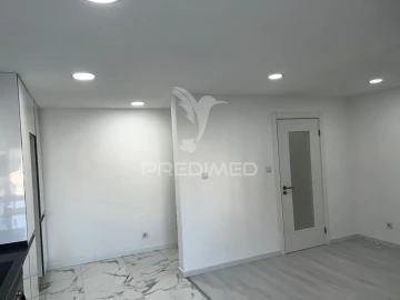 Apartamento T3 para Venda em Laranjeiro e Feijó