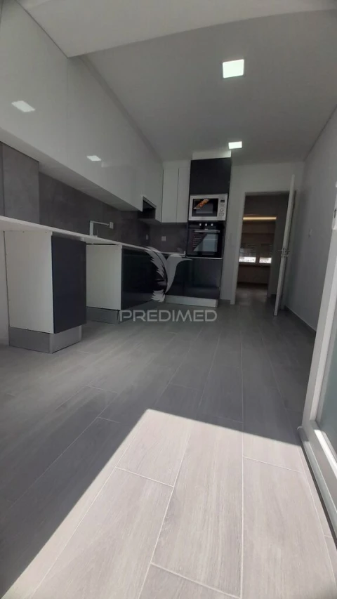 Apartamento T3 para Venda em Laranjeiro e Feijó