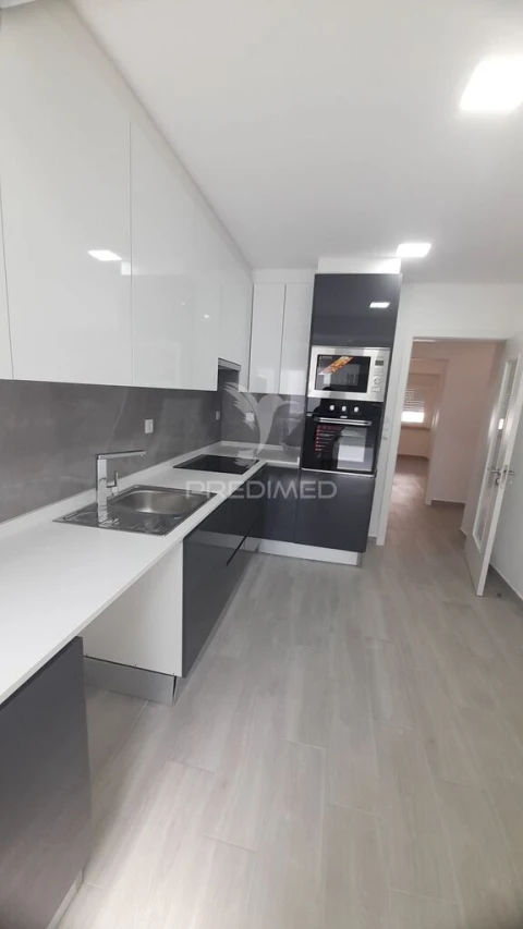 Apartamento T3 para Venda em Laranjeiro e Feijó