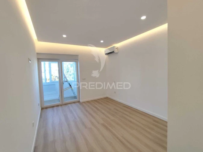 Apartamento T3 para Venda em Laranjeiro e Feijó Foto 20