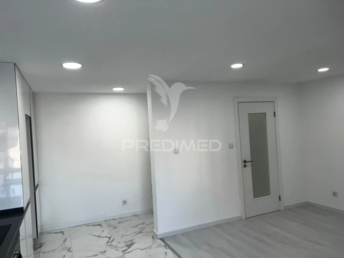 Apartamento T3 para Venda em Laranjeiro e Feijó Foto 4