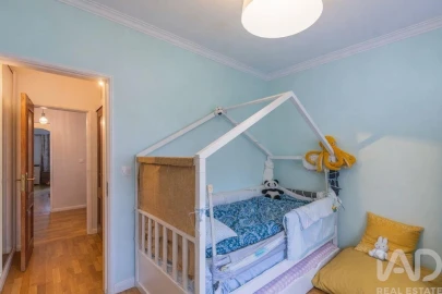 Moradia T4 para Venda em São Domingos de Rana