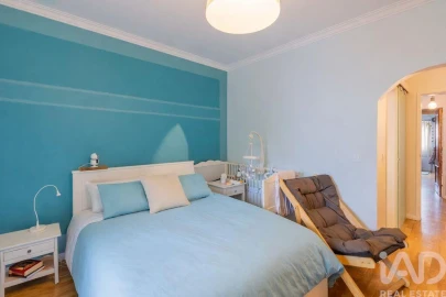 Moradia T4 para Venda em São Domingos de Rana