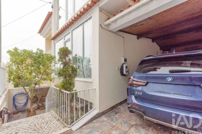 Moradia T4 para Venda em São Domingos de Rana