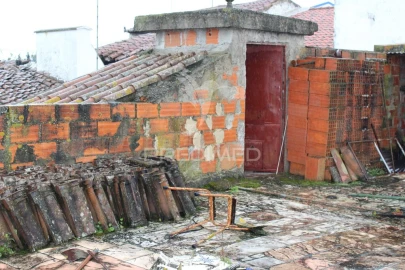 Armazém para Venda em Redondo