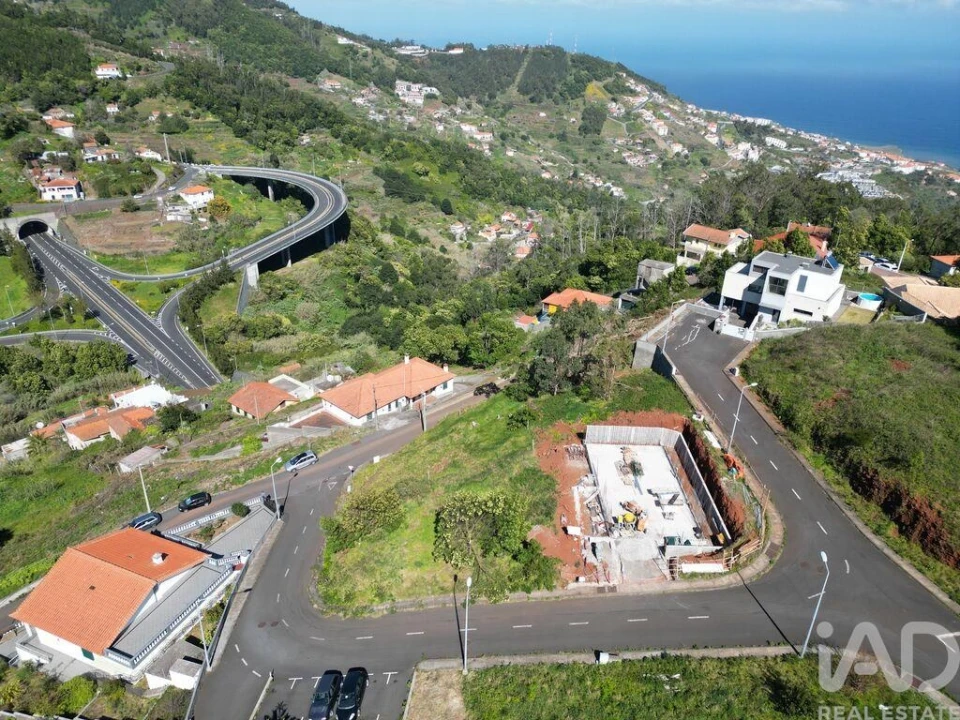Terreno para Venda em Caniço Foto 10