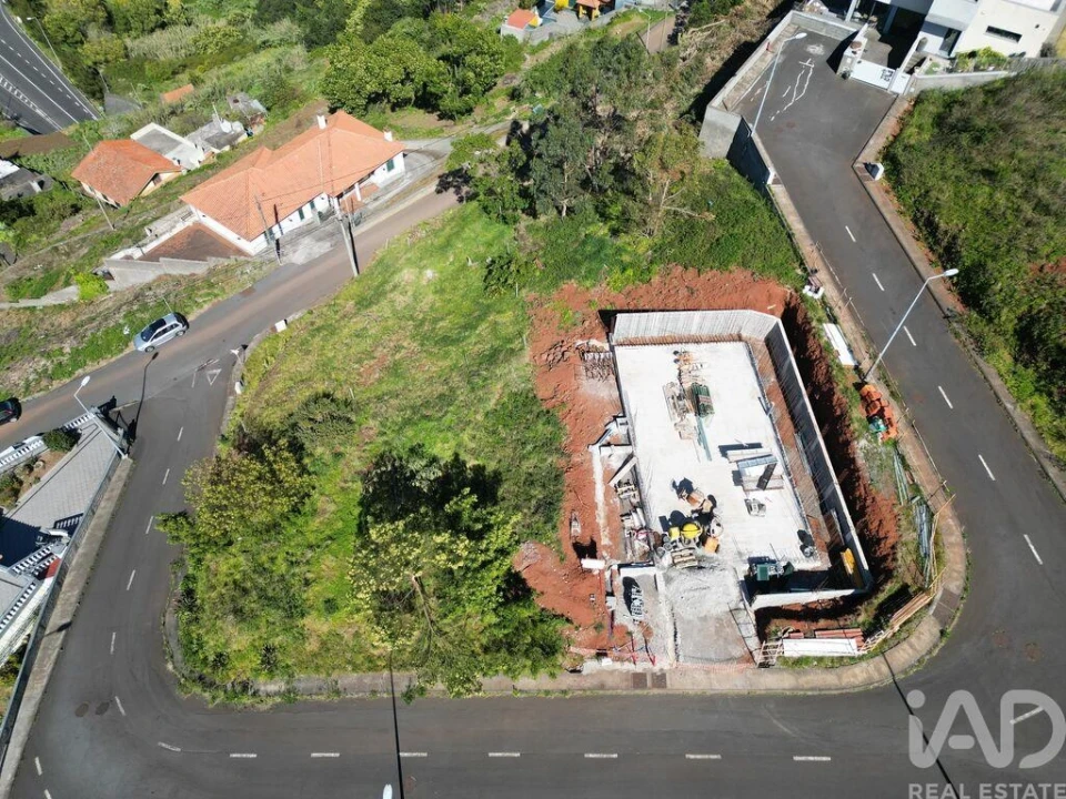 Terreno para Venda em Caniço Foto 17